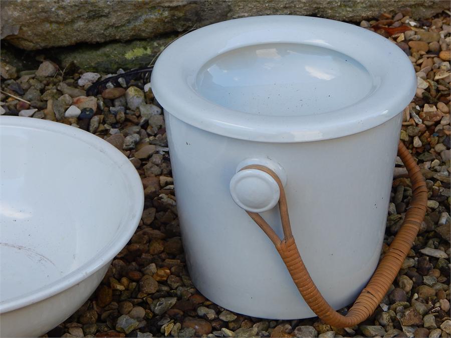 White Chamber Pail and cover with rattan handle and a white bowl - Image 2 of 4