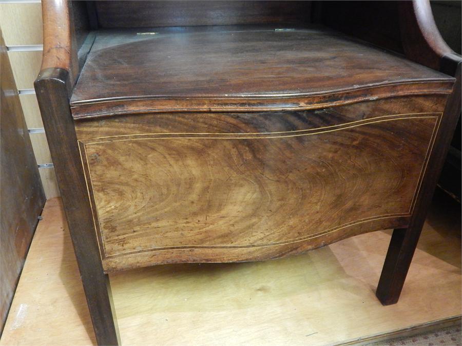 Serpentine front bedside Cabinet mahogany Late 18th / early 19th century. 57cm wide, 75cm high, 52cm - Image 2 of 9