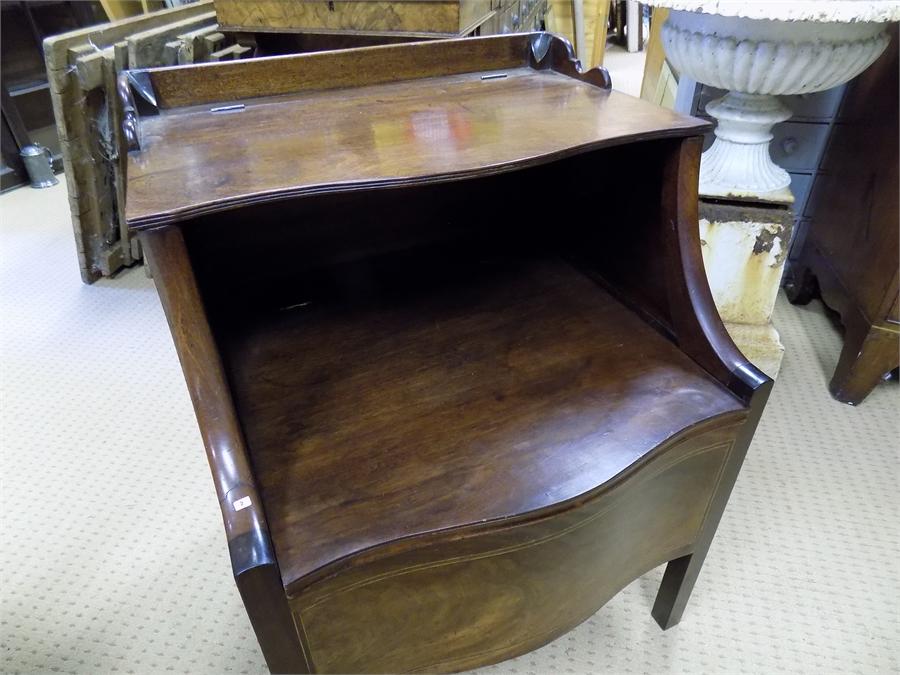 Serpentine front bedside Cabinet mahogany Late 18th / early 19th century. 57cm wide, 75cm high, 52cm - Image 4 of 9