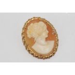 9ct gold and well carved cameo brooch weight: approx 5.8 grams, size: approx 3.5cm in length