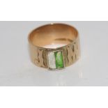 15ct yellow gold and enamel ring weight: approx 5.5 grams, size: Q-R/8