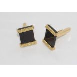 14ct yellow gold and onyx cufflinks weight: approx 10.8 grams