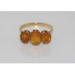 9ct gold and citrine trilogy ring weight: approx 3.6 grams, size:T/9-10