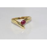 14ct yellow gold and ruby ring weight: approx 3.3 grams, size: N-O/7