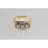 18ct yellow and white gold diamond dress ring with 3 larger round diamonds TDW=0.52ct H-I/VS and 4