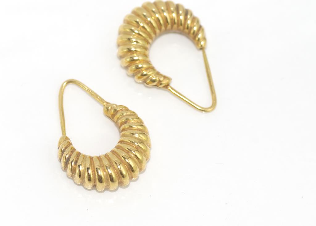 18ct yellow gold twist earrings weight: approx 5.1 grams