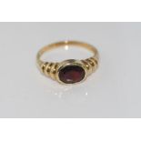 9ct almandine garnet ring weight: approx 2.1 grams, size: N/6-7