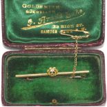 Boxed 15ct gold and diamond brooch weight: approx 2.6 grams