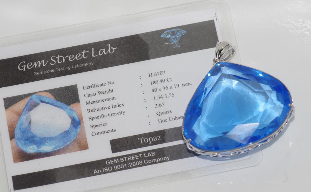Large 14ct white gold and blue topaz pendant total weight: approx 40.5 grams, size: approx 5 cm - Image 2 of 2