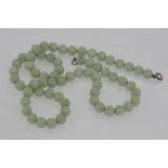 Pale green jade bead necklace size: approx 72cm in length