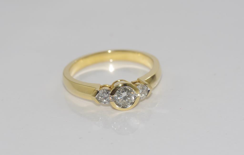 18ct yellow gold 3 diamond ring TDW = 0.65cts, H/VS, weight: approx 4.4 grams, size: N-O/7