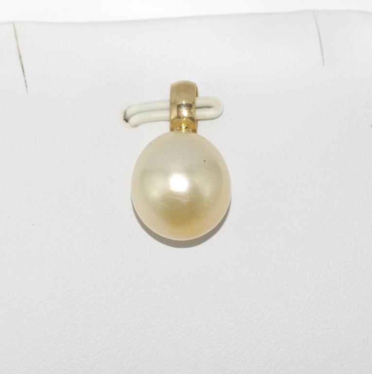 9ct gold and golden South Sea pearl pendant pearl 12-13mm