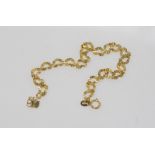 Italian 18ct gold interlocking heart bracelet weight: approx 3.46 grams, size: approx 17cm length