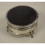 Sterling silver & tortoiseshell trinket box on three feet, hallmarked Birmingham 1915, 6cm