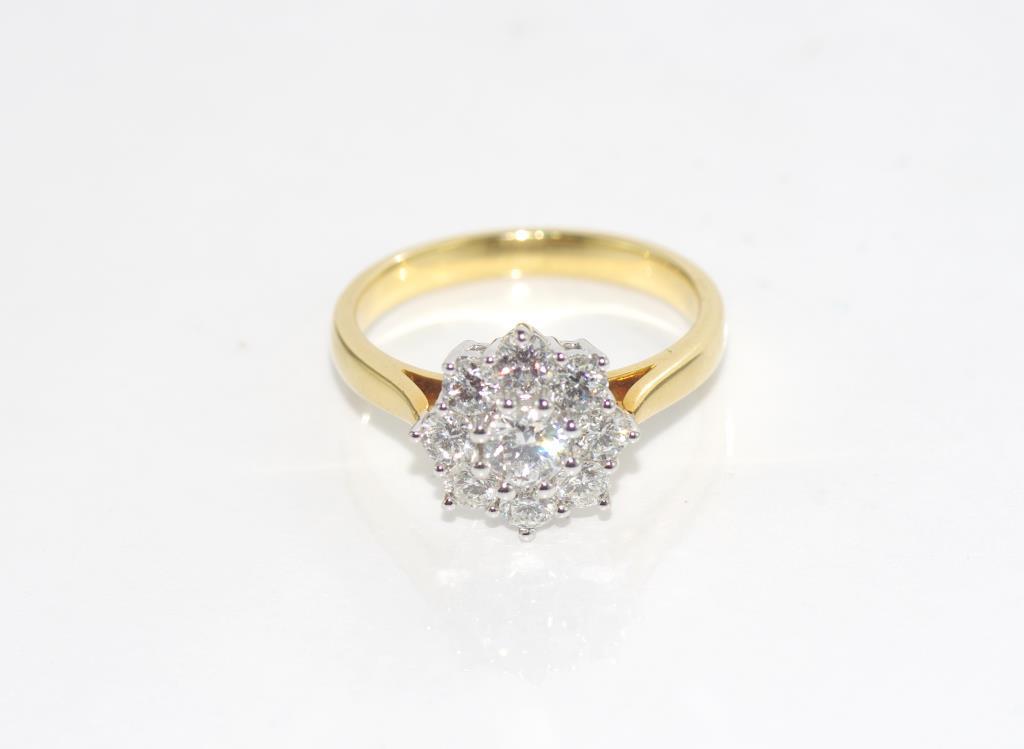 18ct two tone gold diamond cluster ring 9 diamonds TDW= 1.00c H,Si1, weight: approx 4.5 grams, size: