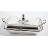 An Edward VII silver entree dish, liner and cover, maker Goldsmiths & Silversmiths Co Ltd, London,