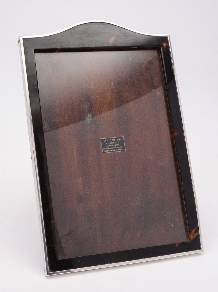 A George V silver and tortoiseshell photograph frame, maker Sanders & Mackenzie, Birmingham,