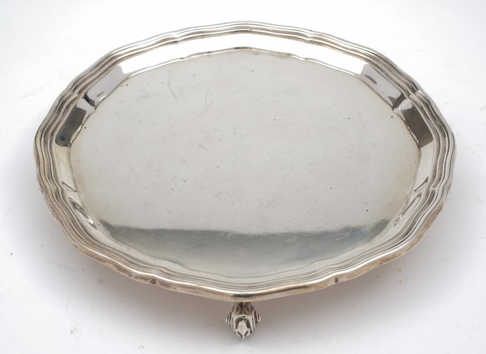 A George V silver card tray, maker William Fordham & Albert Faulkner, Sheffield,