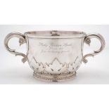 An Edward VII silver porringer.