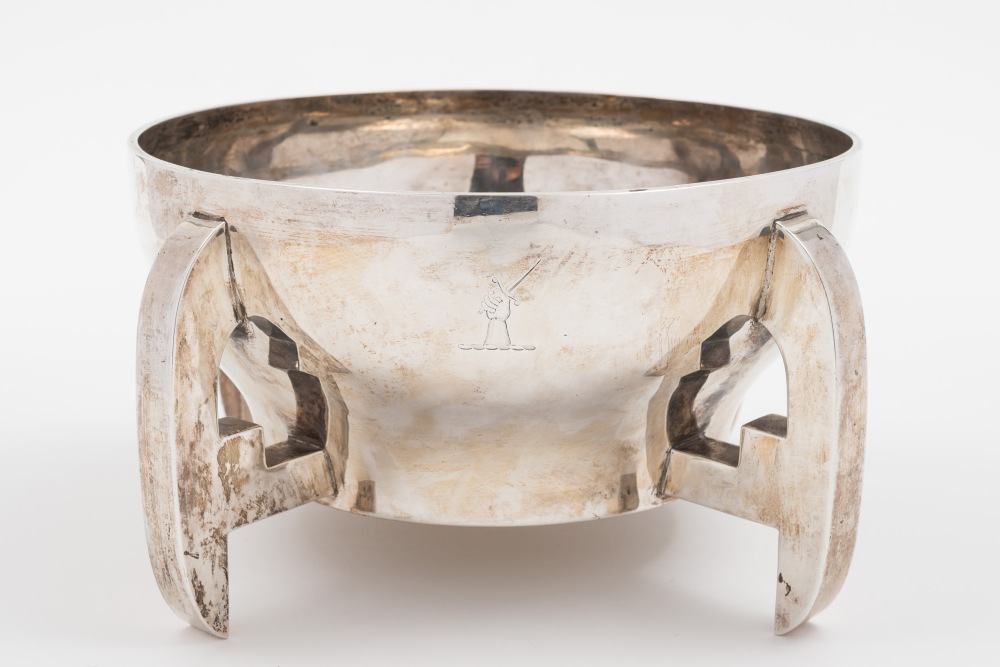 A George V Scottish silver bowl, maker Hamilton & Inches, Edinburgh,