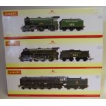 Hornby, a 4-4-0 locomotive no 903 'Charterhouse' with six wheel tender: in Southern green livery,
