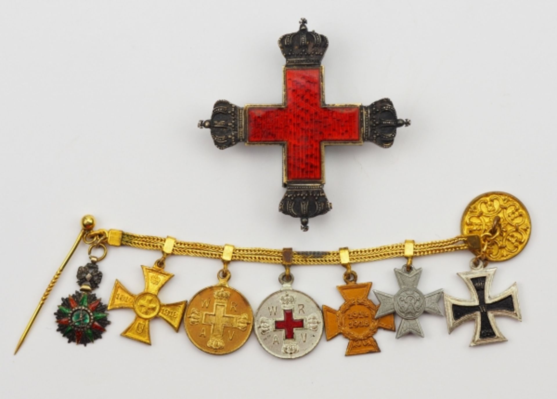 1.1.) Kaiserreich (bis 1933) Preussen: Rot Kreuz Medaille, 1. Klasse Nachlass.Rot Kreuz Medaille, 1.