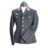 4.1.) Uniformen / Kopfbedeckungen Luftwaffe: Feldbluse für einen Flieger-Ingenieur, mit Schiffchen.