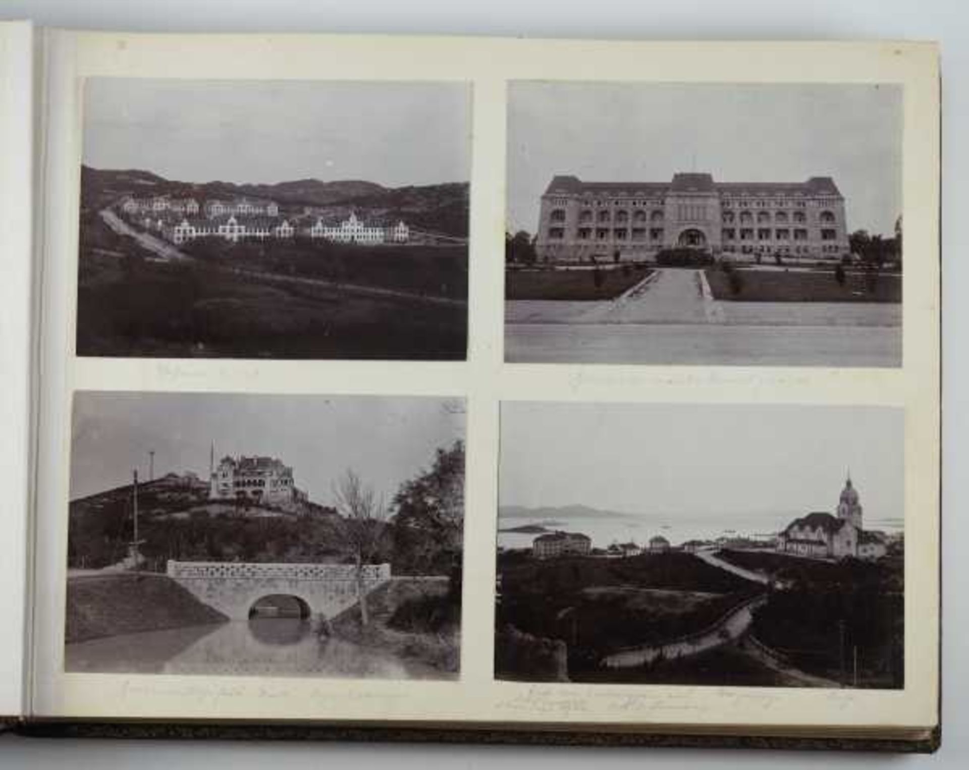 3.2.) Fotos / Postkarten China: Fotoalbum 1911/12.Japanischer Lackeinband, Bindung beschädigt, 155
