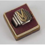 4.4.) Patriotisches / Reservistika / Dekoratives Swastika Ring.Silber, die Auflage in Gold.