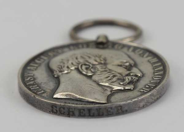 1.1.) Kaiserreich (bis 1933) Hannover: Silberne Verdienstmedaille des Medicinalrath und - Image 2 of 3