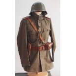 4.1.) Uniformen / Kopfbedeckungen Bulgarien: Uniform eines Leutnant der Infanterie mit Ausrüstung.