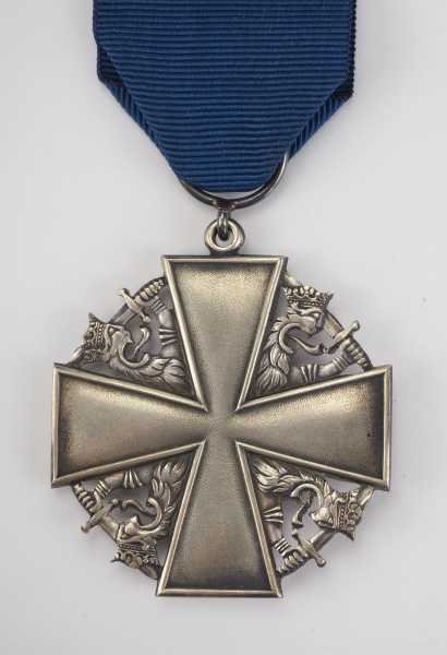 2.1.) Europa Finnland: Orden der Weißen Rose, Verdienstkreuz, 2. Typ.Silber, das Medaillon - Image 2 of 2