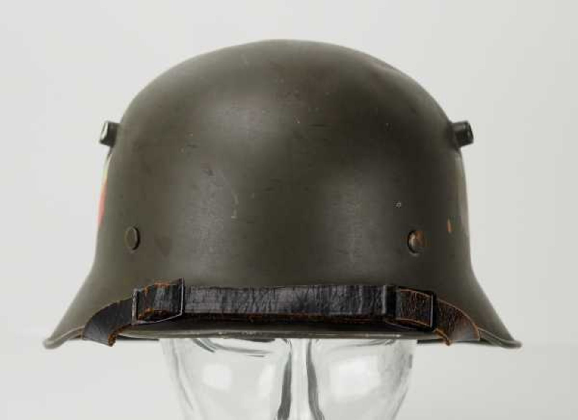 4.1.) Uniformen / Kopfbedeckungen Wehrmacht: Paradehelm M18 mit beiden Emblemen.Aluminium, frühe - Bild 3 aus 7