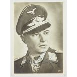 3.3.) Autographen Hahn, Hans "Assi".1914-1982. Major und Träger des Eichenlaubs zum Ritterkreuz