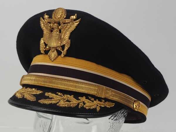4.1.) Uniformen / Kopfbedeckungen USA: Parade-Schirmmütze für Offiziere des Medizinischen Korps.