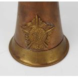 4.2.) Effekten / Ausrüstung Großbritannien: Signaltrompete.Messing, mit aufgelegtem Wappen.