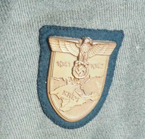 4.1.) Uniformen / Kopfbedeckungen Wehrmacht: Uniformensemble eines Leutnant der Artillerie.1.) - Image 3 of 7