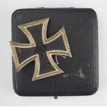 1.2.) Deutsches Reich (1933-45) Eisernes Kreuz, 1939, 1. Klasse, im Etui.Geschwärzter Eisenkern,