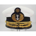 4.1.) Uniformen / Kopfbedeckungen Portugal: Admirals Schirmmütze.Weißes Tuch, schwarzer Bund,