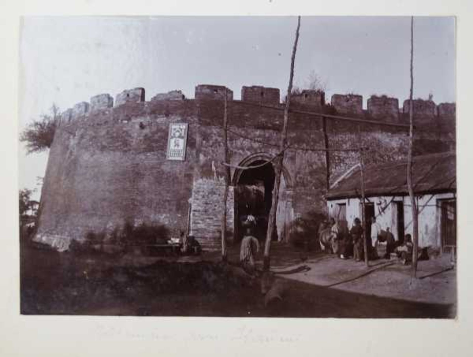 3.2.) Fotos / Postkarten China: Fotoalbum 1911/12.Japanischer Lackeinband, Bindung beschädigt, 155 - Bild 4 aus 10