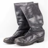 4.2.) Effekten / Ausrüstung Wehrmacht: Paar Stiefel.Schwarze Lederstiefel.Zustand: II- 4.2.)