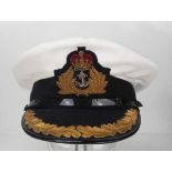 4.1.) Uniformen / Kopfbedeckungen Großbritannien: Admirals Schirmmütze.Weißes Tuch, schwarzer