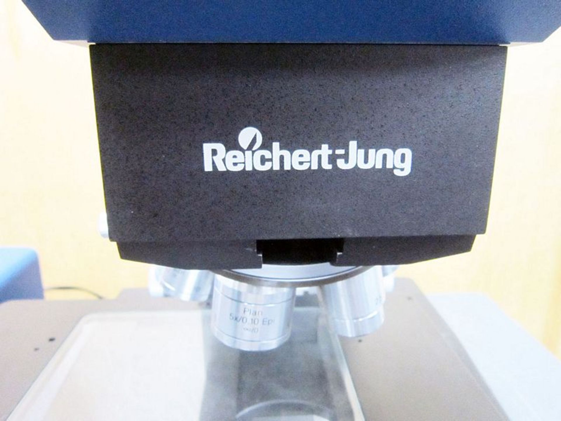 Reichert-Jung Polyvar MET Microscope with Controller and Six objectives: Plan Fluor 2,5X, Plan 5X, - Image 2 of 9