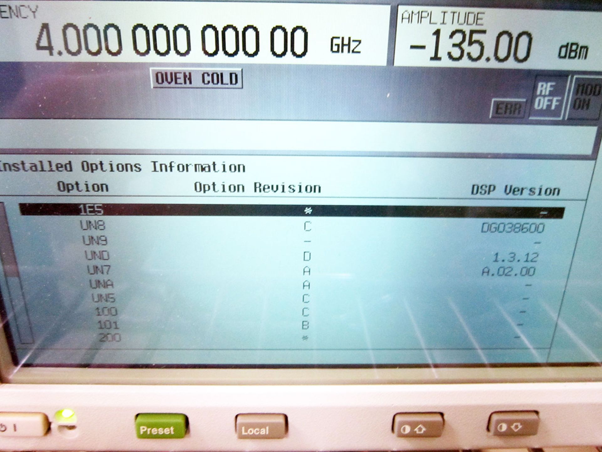 Agilent E4433B 4.0 GHz Signal Generator Opt: 100 101 1E5 202 UN5 UN7 UN8 UN9 UNA UND - Image 3 of 5