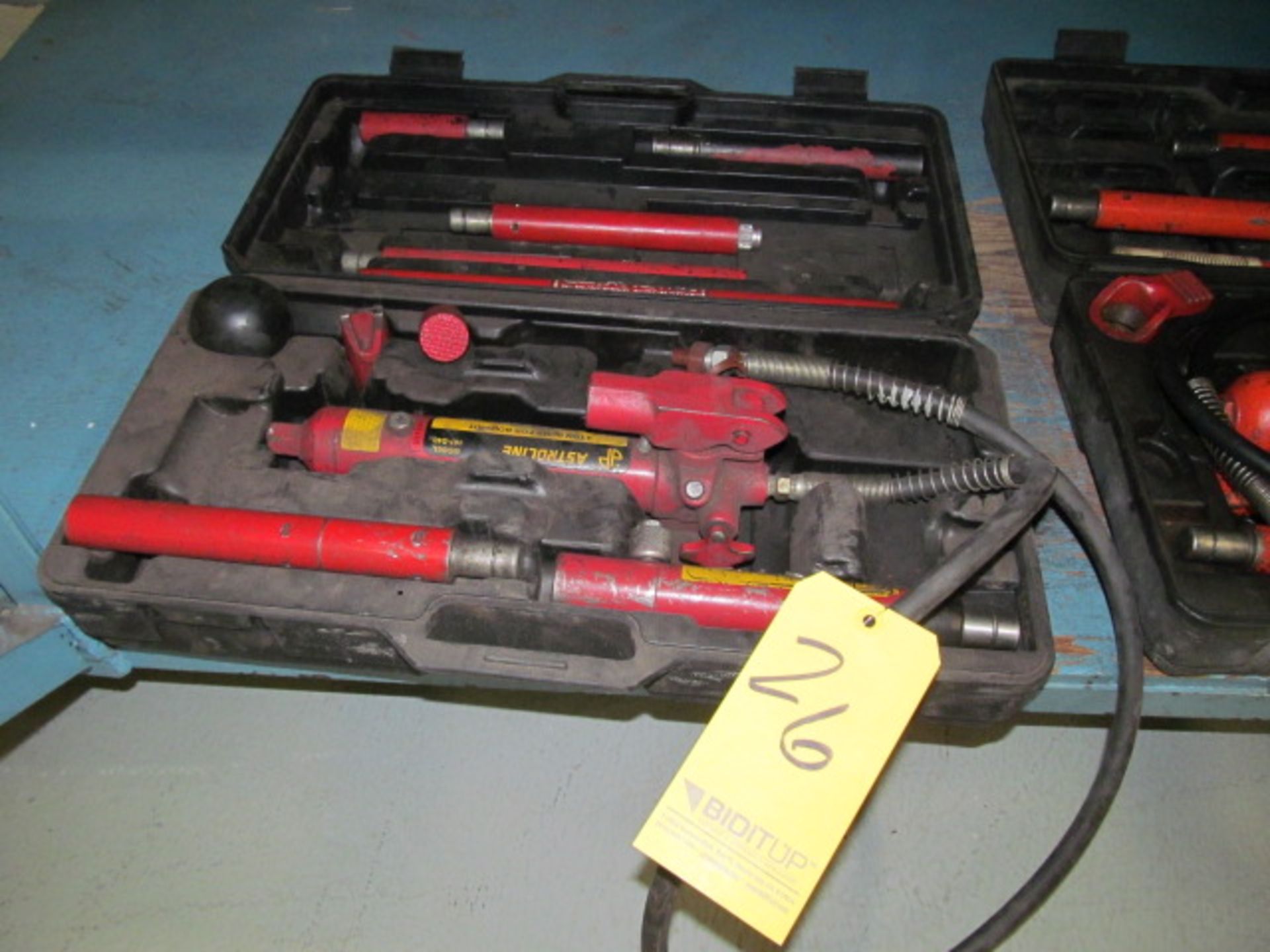 Hydraulic Ram Set (Located At 140 Cortland Ave)