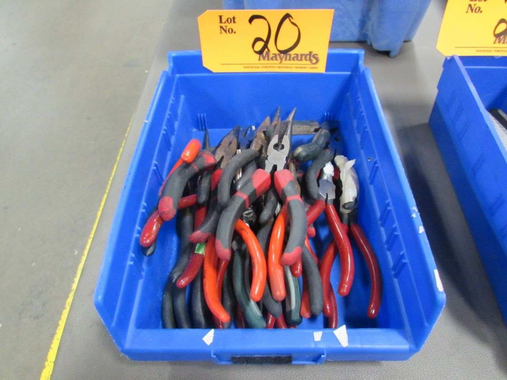 TOTE OF ASSORTED NEEDLE NOSE PLIERS