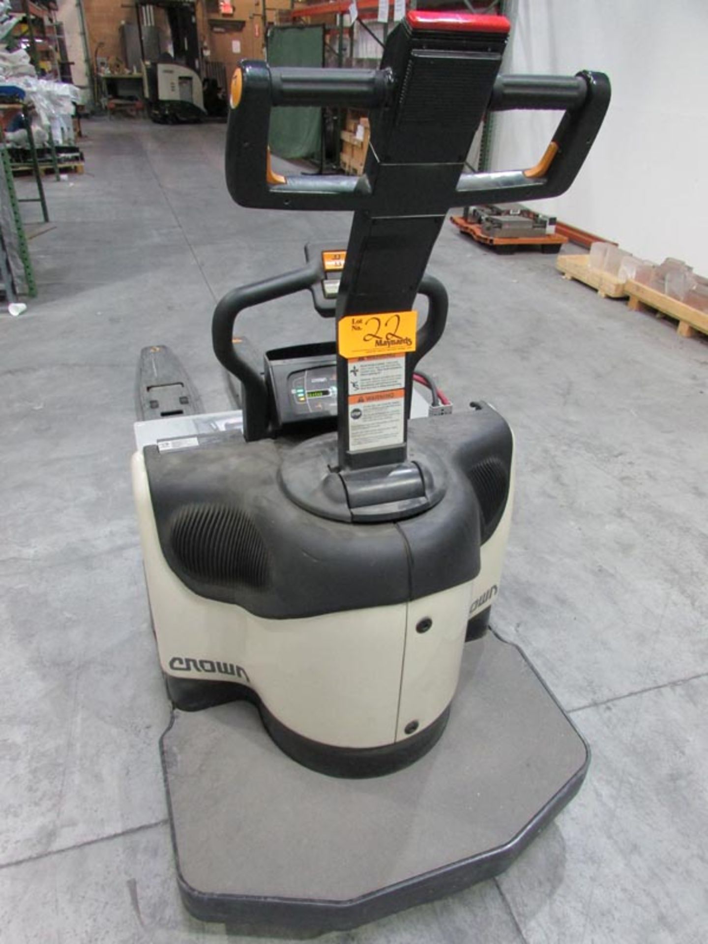 Crown Mdl: PE4500-80 24V Electric Pallet Jack 8,000Lbs Cap, 840Lbs Truck Weight, 1520Lbs Truck - Image 5 of 5