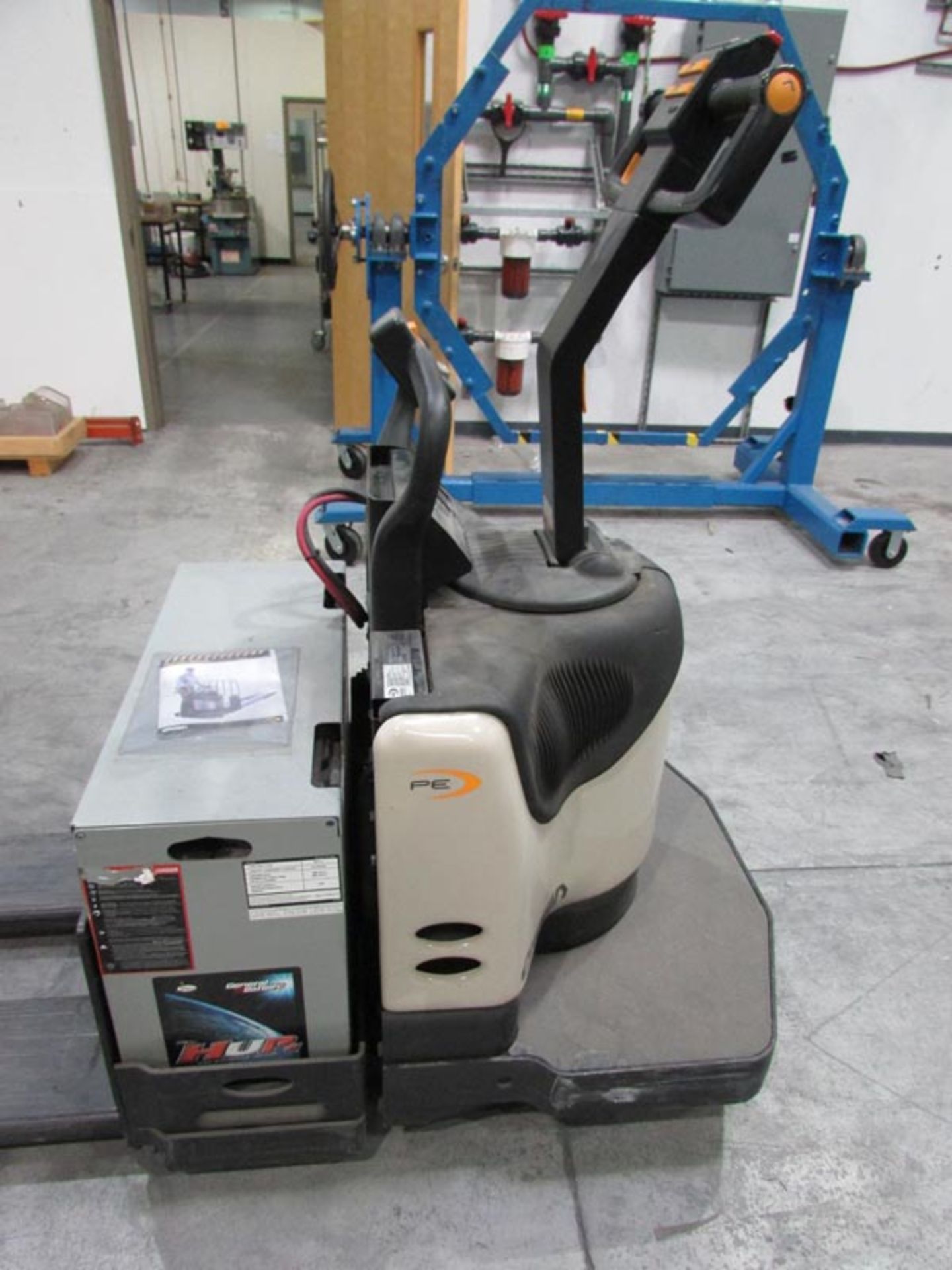 Crown Mdl: PE4500-80 24V Electric Pallet Jack 8,000Lbs Cap, 840Lbs Truck Weight, 1520Lbs Truck - Image 4 of 5