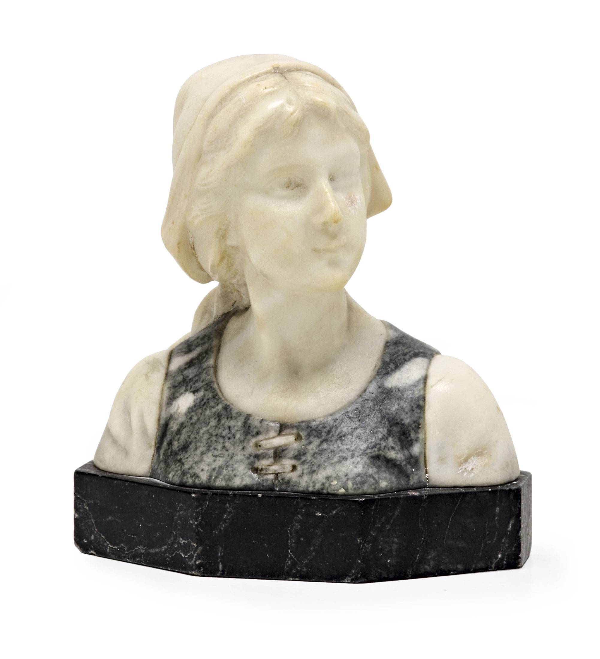 Female bust Goldscheider, around 1900, carved alabaster, on marble pedestal, bläsehe sign, m: 16