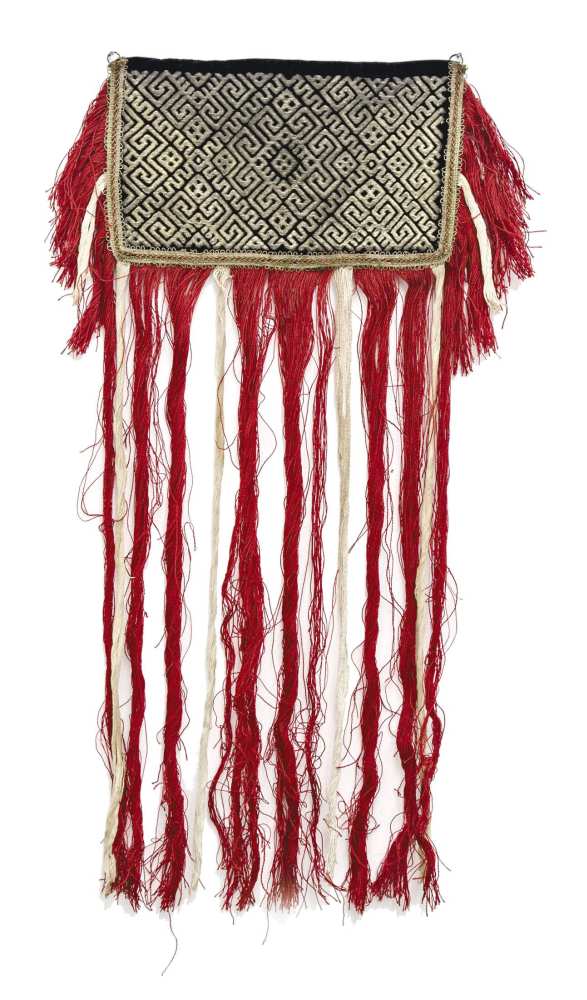 Apron, Dalmatian folkwear 19th century, metal thread decoration on metal thread base, 21*36 cm